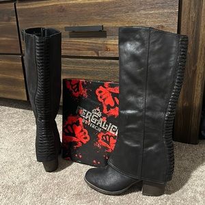 Fergalicious by Fergie Lundry Black Boots, 9M